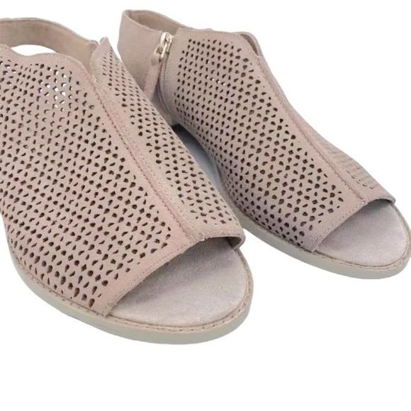 Kelsi Dagger Brooklyn Seneca Sandals Beige Suede Perforated Open Toe Slingback - Picture 3 of 7